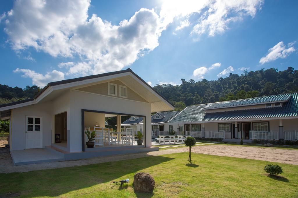 Suksompong Resort Кхаулак Экстерьер фото